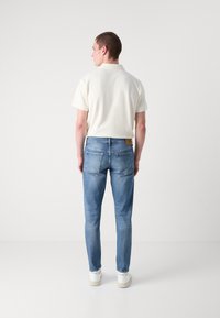Thumbnail Image 5