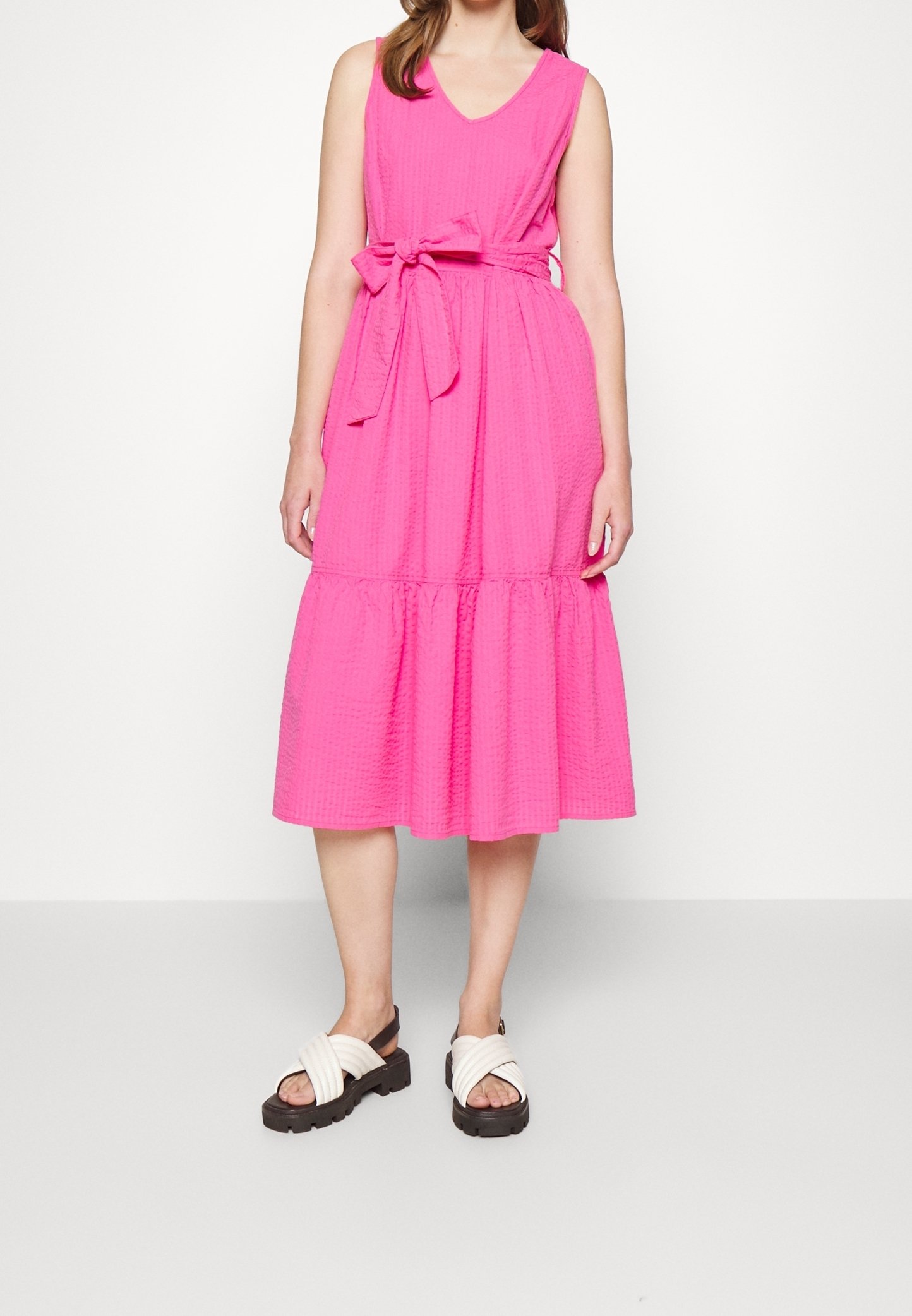 barbour pink dress Barbour BARBOUR FARM RIO ALICE LONG SLEEVE MAXI DRESS - Day dress - olive/multi-coloured/olive