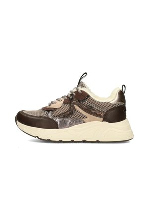 Brauner und beiger Sneaker mit gemischten Materialien, weißer Sohle, gemusterten Schnürsenkeln und flauschigem Innenfutter, von der Seite auf weißem Hintergrund dargestellt.