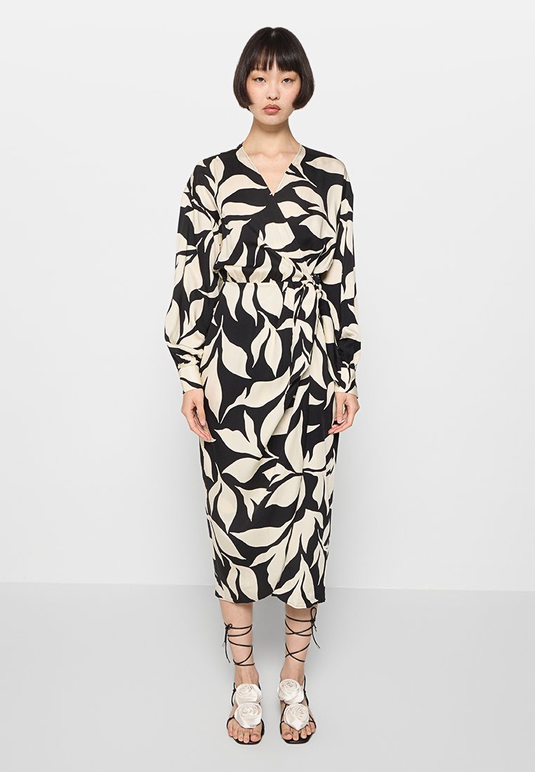 & Other Stories Maxi-jurk zwart & Other Stories Maxi-jurk zwart