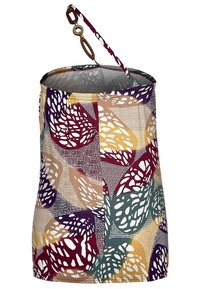 Kolorowa torba materiałowa z wzorem liści w odcieniach purpurowym, zielonym i musztardowym. Posiada cienki pasek oraz okrągły uchwyt, co ułatwia noszenie.