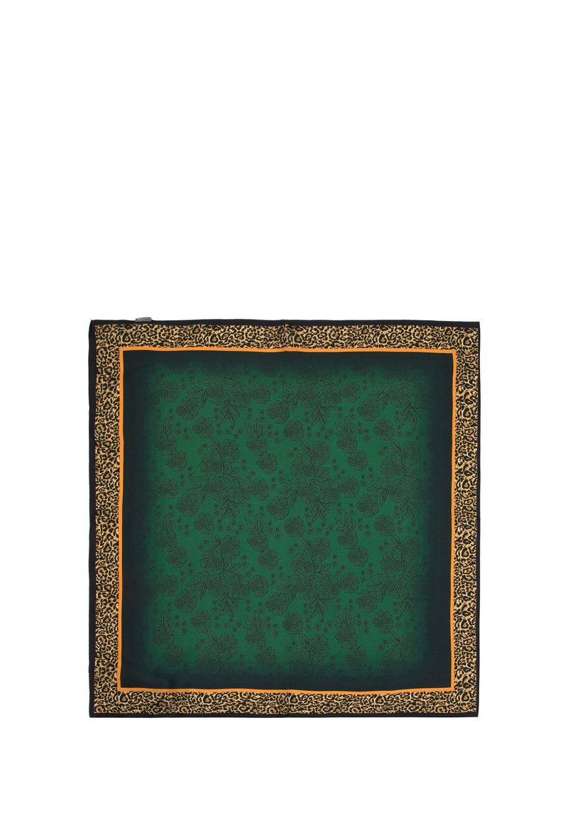 Zijden sjaal met een donkergroene achtergrond, versierd met bloemmotieven, omrand door ingewikkelde zwarte en gouden details. Vierkante vorm.