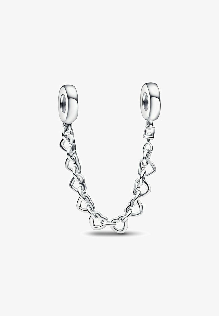 Pendientes de cadena de plata con extremos ovalados y un acabado pulido, conectados por eslabones en forma de corazón.