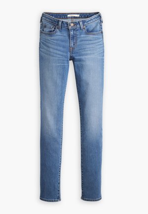 Jean en denim bleu clair, avec une coupe droite, un design à cinq poches, un léger dégradé et une fermeture à bouton classique à la taille.