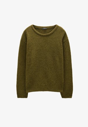 Ciemnooliwkowy sweter z dzianiny z okrągłym dekoltem, długimi rękawami oraz ściągaczami przy mankietach i u dołu. Miękka, fakturowana tkanina o luźnym kroju.