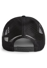 Gorra de béisbol de malla negra con forma estructurada, correa de plástico ajustable y superficie texturizada con orificios de ventilación.