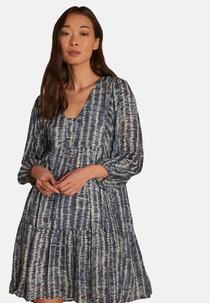 Robe de jour - stone used