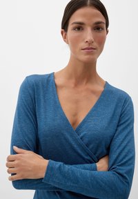 s.Oliver ZUM WICKELN - Langarmshirt - ozeanblau