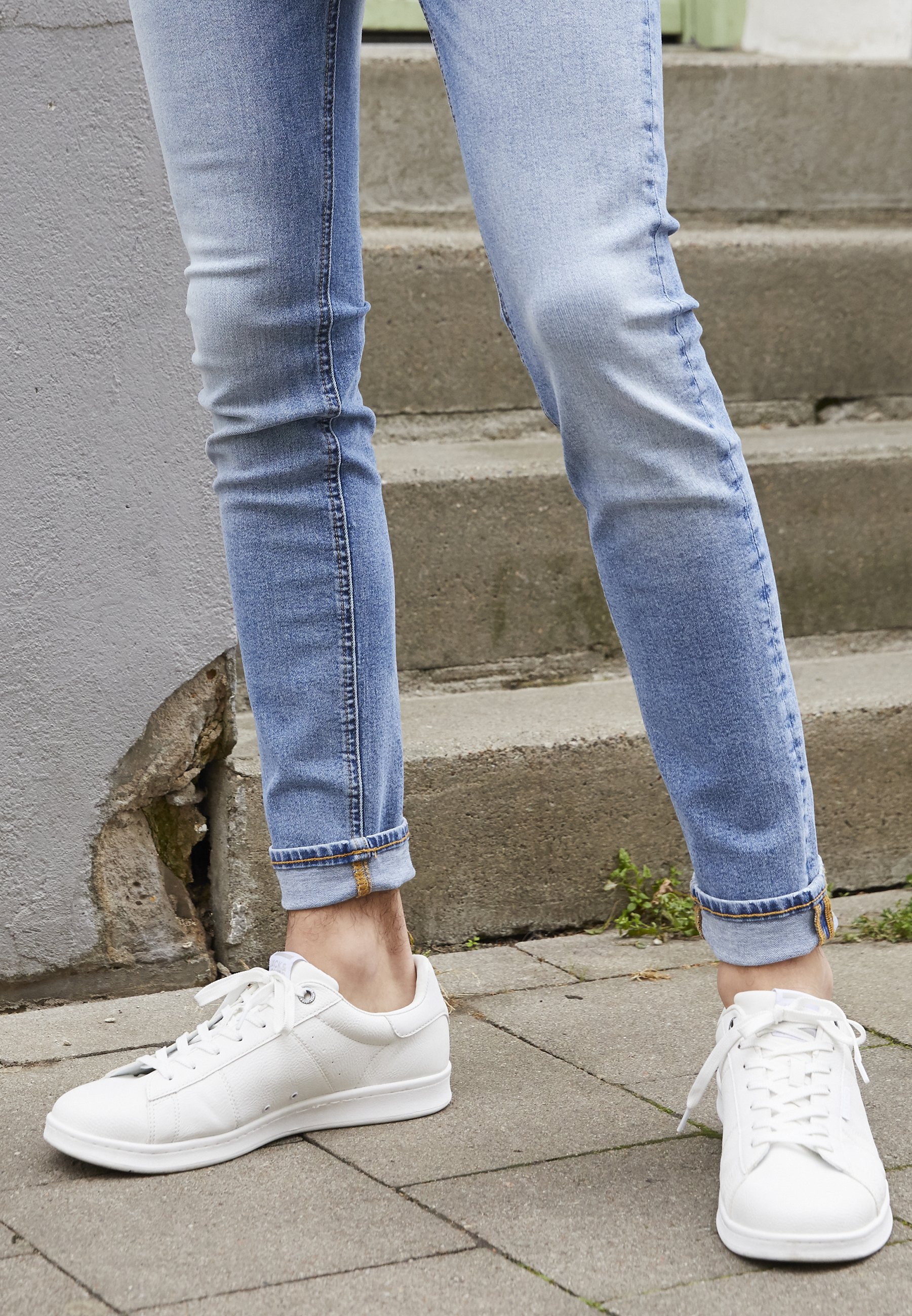Jack \u0026 Jones JFWBANNA - Sneakers laag - bright white/wit - Zalando.nl