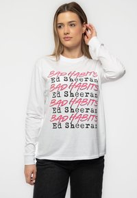 Paradiso Clothing ED SHEERAN BAD HABITS - Long sleeved top - white
