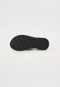 Thumbnail Image 5
