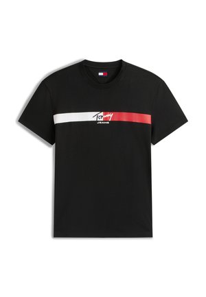 Czarny krótki rękaw T-shirt z poziomymi białymi i czerwonymi paskami oraz logo "Tommy Jeans" umieszczonym centralnie na wysokości klatki piersiowej.
