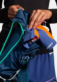 Brooks HIGH POINT  - Vandeniui atspari striukė - lt slate bright orange aegean
