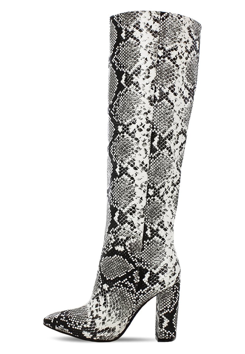 Stivali stiletto al ginocchio con stampa serpentone bianco e nero, finitura testurizzata e design a punta. Presentano un tacco a blocco spesso.