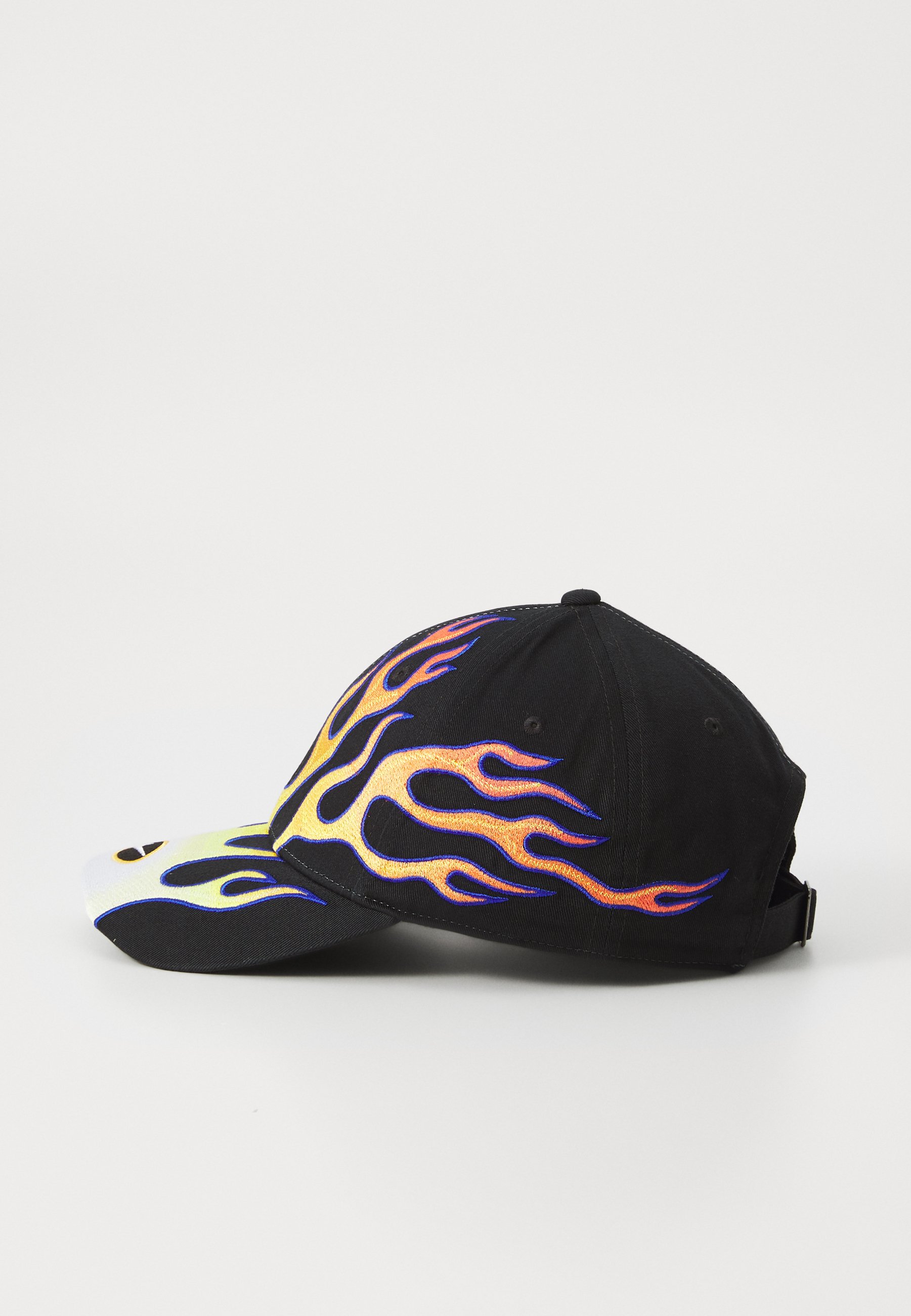 ★ドイツ発*NIKE*新作*FLAME 刺繍キャップ/BLACK★ Rare! Vintage! Nike Flame Ball Cap! Y-2K! Black with Flames