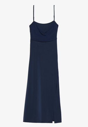 Mørkeblå ærmeløs kjole med draperet halsudskæring, lige silhuet og side split. Fremstillet af glat stof med tynde justerbare stropper.