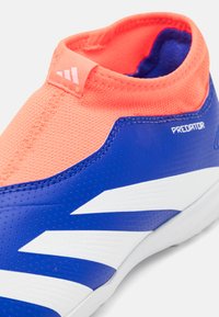 adidas Performance PREDATOR LEAGUE LL TF UNISEX - Botines de fútbol para césped - lucid blue/footwear white/solar red