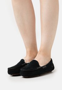 UGG ANSLEY - Moccasins - black