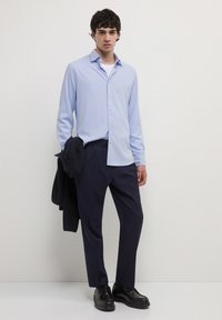 Calliope CLASSIQUE UNIE - Hemd - bleu ciel