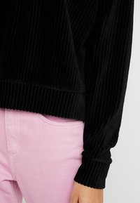 Monki Felpa - black