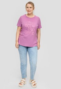 QS T-shirt print - lavendel