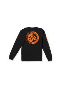Schwarz langärmliges T-Shirt mit einem orangefarbenen Logodesign auf dem Rücken und dem linken Ärmel, aus Baumwolle mit glatter Textur.