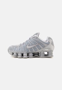 Unselected, wolf grey/metallic silver-coloured