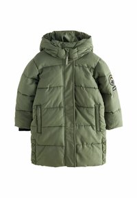 Grøn pufferjakke med hætte, lynlåslukning, quiltet design med vandrette linjer, to sidelommer og logo-patch på ærmet.