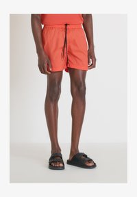 Seleccionado, orange