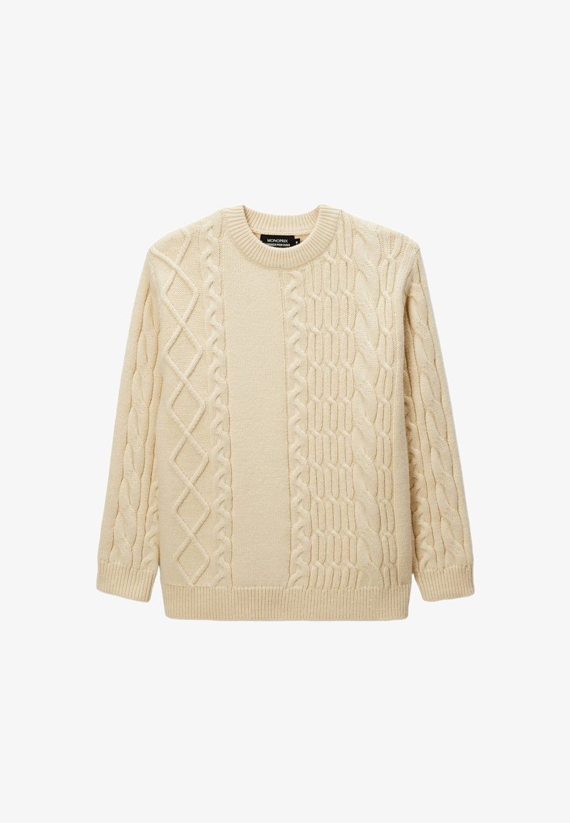 Pull en tricot torsadé de couleur crème présentant plusieurs motifs texturés, avec un col ras du cou côtelé et des manches longues.