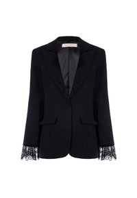 Blazer nero con un design strutturato, dettagli in pizzo sui polsini, due tasche frontali e chiusura a un bottone. Tessuto liscio.