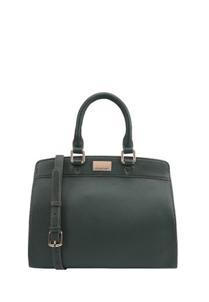 Donkergroene leren handtas met dubbele handvatten, een verstelbare schouderriem en een rechthoekige gouden merkplaat aan de voorkant.