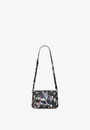 Zwarte crossbodytas met verstelbare riem en kleurrijk bloemen- en abstract patroon op de voorflap en het lichaam.