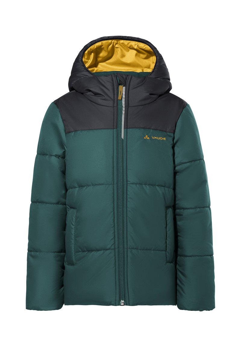 Grüne und schwarze Kinder-Puffyjacke mit einer gelb gefütterten Kapuze und Frontreißverschluss, ausgestattet mit zwei Seitentaschen und Vaude-Logo auf der Brust.