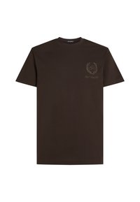 Brūna kokvilnas T-krekls ar īsām piedurknēm, ar maigu gaiši brūnu grafiku, kurā attēlota lauru zars un teksts kreisajā krūšu daļā.