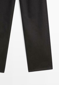 Zwarte katoenen broek met rechte pasvorm, met een gladde stoftextuur, verstevigde naden en zonder zichtbare patronen of hardware.