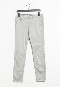 Ljusgrå chinos med en slim fit, med knappstängning, fem fickor och sömnadsdetaljer. Tillverkade av bomullsblandat tyg.