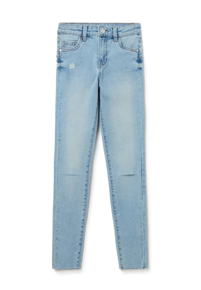 Vaqueros de denim azul claro con un corte slim, que presentan un ligero desgaste en las rodillas y un diseño estándar de cinco bolsillos. Textura suave.