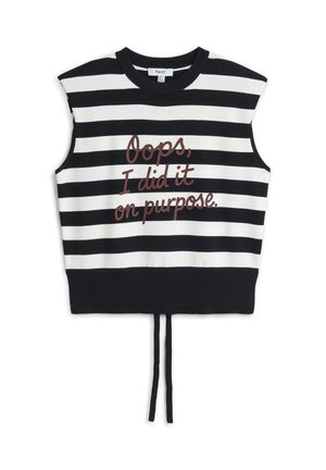 Suéter sin mangas a rayas blancas y negras con el texto "Ups, lo hice a propósito" en letras cursivas marrones en el frente.