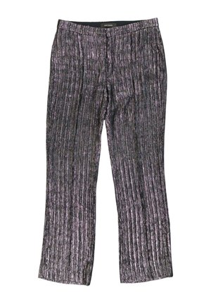 Pantalon noir et violet à rayures verticales avec jambes légèrement évasées et taille ajustée.