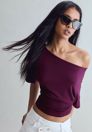 Stradivarius, SQUARE CATEYE GLASSES - Solbriller - black