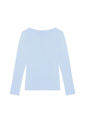 Maglietta a maniche lunghe di un blu chiaro, con un ampio scollo, realizzata in un tessuto morbido e testurizzato. Presenta una silhouette aderente e dettagli minimi.