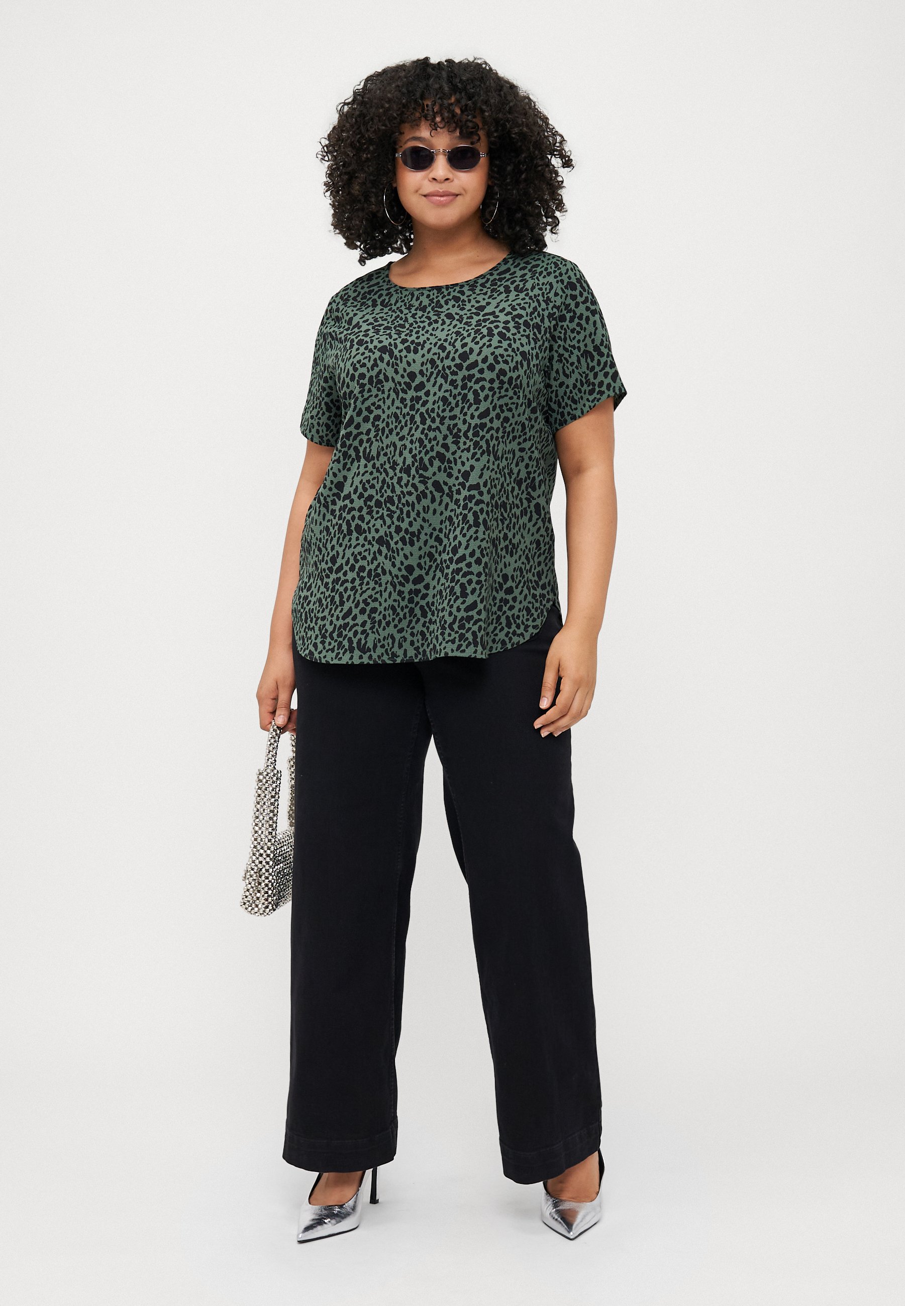 ONLY CARMAKOMA Damen-Top – Aus Recyceltem Polyester, Mit Knopfleiste, Kurze Ärmel
