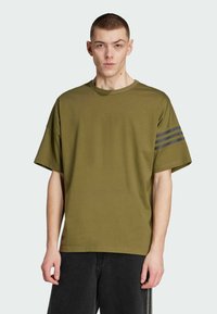 adidas Originals NEU - Triko s potiskem - focus olive