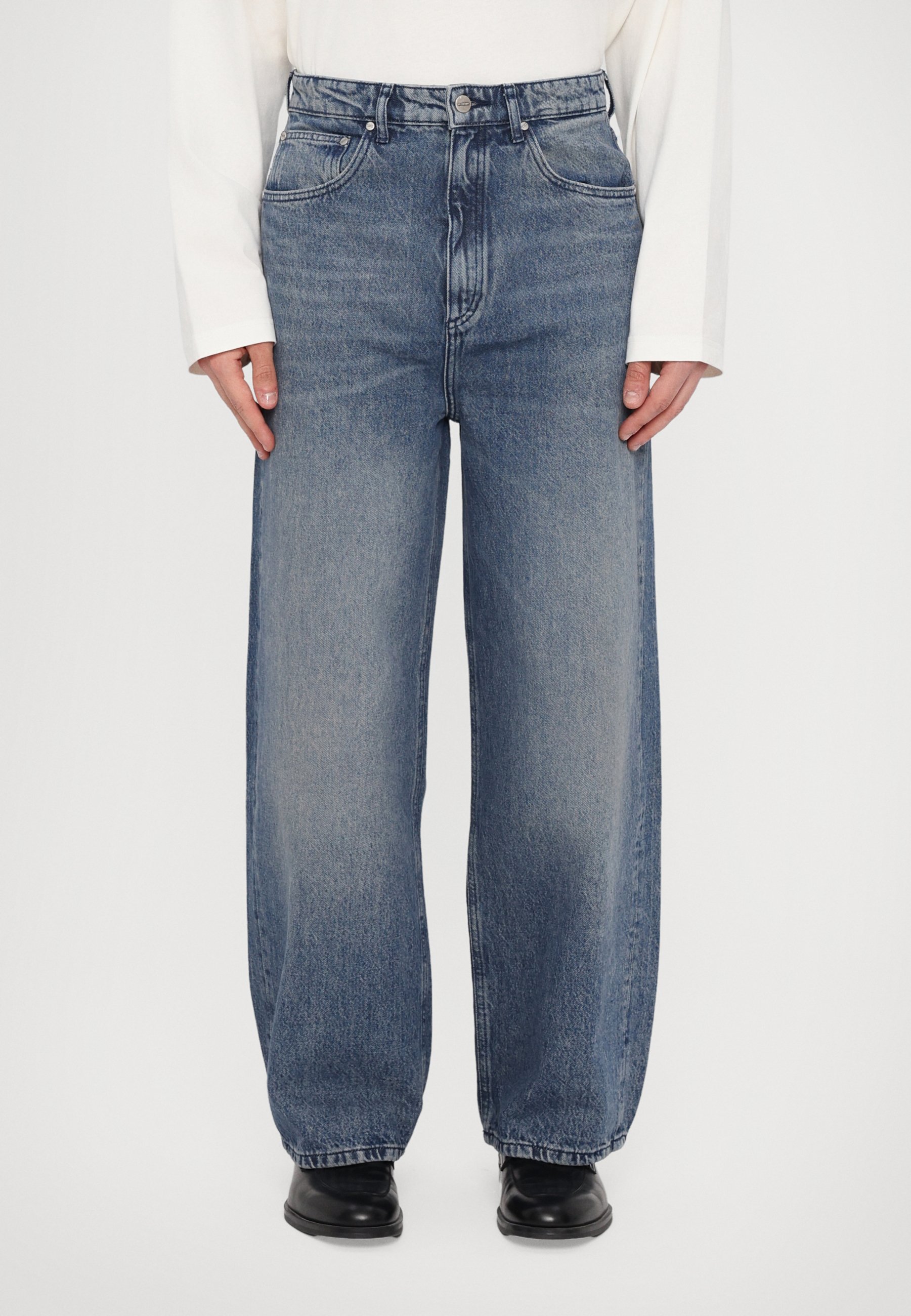 Han Kjøbenhavn Jeans Relaxed Fit - dirty blue/lyseblå - Zalando.dk