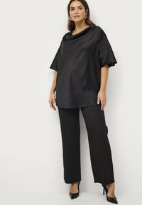 Ellos Plus collection OBERTEIL - Bluse - schwarz