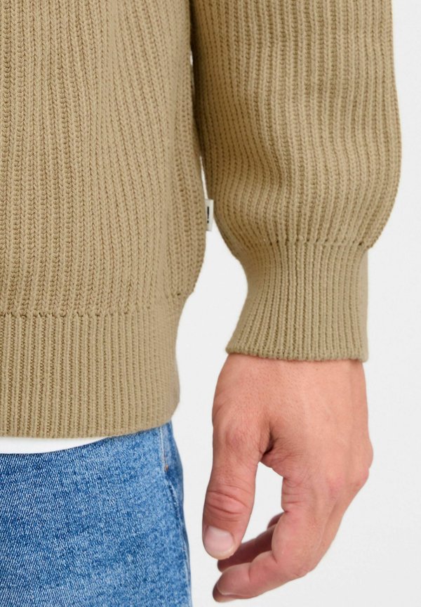 SDGIA - Jumper - starfish3