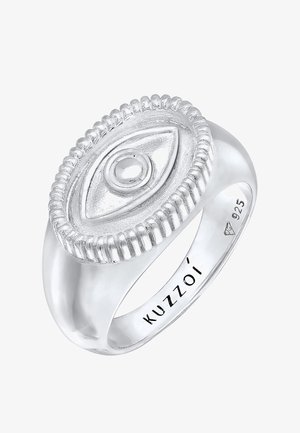 Silberring mit einem strukturierten ovalen Design, das ein zentrales Augenmotiv zeigt. Geprägt mit "Kuzzo'i" und "925" für die Qualität von Sterlingsilber.