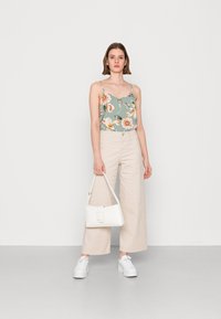 ONLY ONLSYLVIE EVELYN WIDE PANT  - Calças - moonbeam