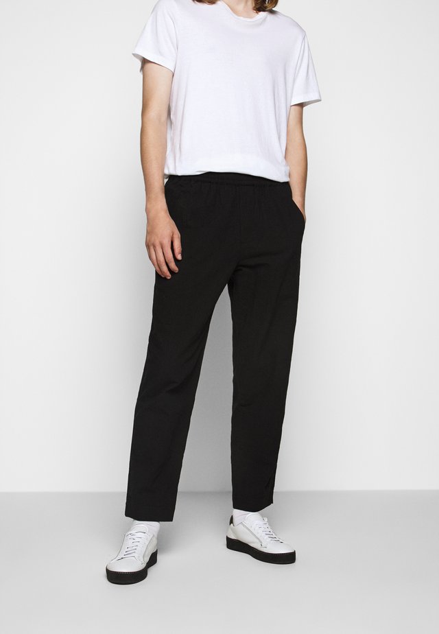DRAWCORD ASSEMBLY PANT - Trousers - soft black